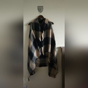 Black and tan shaggy shawl